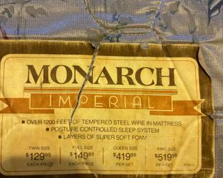 White metal Day Bed w trundle $250.00
80”w 40”d 44”t