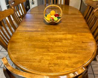 Kitchen table (6) chairs (2) leaves
51”-73” L, 41” w, $450.00