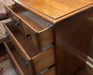 Yorktown by Flanders Maple wood
(2)nightstands 3 drawers $75.00 each
24”w 15”d 26”t