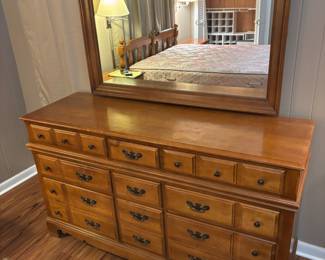 Yorktown by Flanders Maple wood
Dresser w Mirror 9 drawers 
58”w 19”d 33”- 64”t