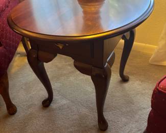 Broyhill End Tables $175 each
22”w 27”d 22.5”t rectangular
23”w 27”d 23”t oval top