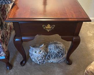 Broyhill End Tables $175 each
22”w 27”d 22.5”t rectangular
23”w 27”d 23”t oval top