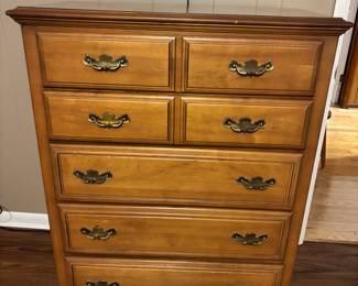 Style Mark Maple wood
Chest of Drawers 5 drawers $185.00
34”w 18”d 47”t