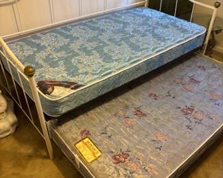 White metal Day Bed w trundle $250.00
80”w 40”d 44”t