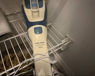 Black Decker Dustbuster CHV .V Cordless Handheld Vacuum