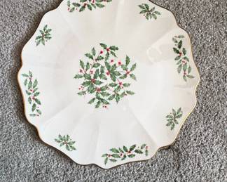 Lenox Holiday Holly Cake Plate