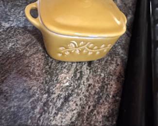 Savinio Designs Stoneware Ramekin with Lid