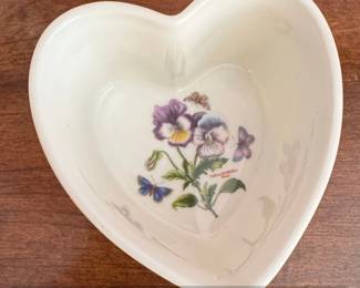 Portmeirion Botanic Garden Heart Shaped Ramekin Pansy