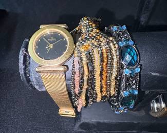 Assortment of Womens Wristwatches fifth image