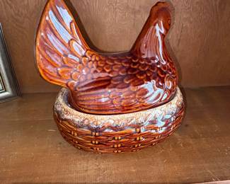 Hull Pottery Little Red Hen Covered Casserole Dish