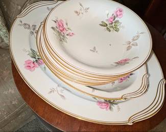 Noritake China Rosa Pattern Dinnerware Set