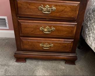 Vintage Thomasville Chippendale Style Solid Cherry 3 Drawer Nightstand 