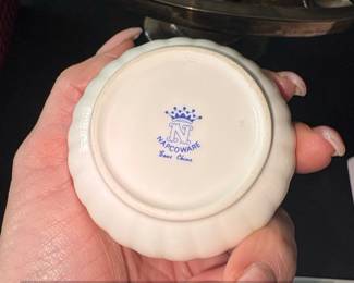 Napcoware Bone China Trinket Box with Pink Flowers second image