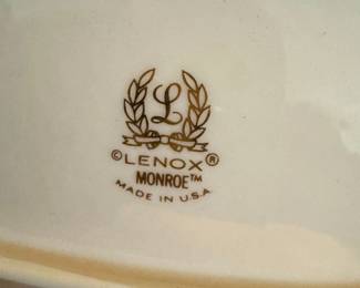 Lenox Monroe Collection Porcelain Set third image