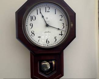 Seth Thomas Electronic Strike Octagon Pendulum Wall Clock