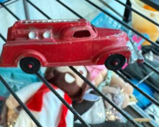 Vintage metal firetrtuck