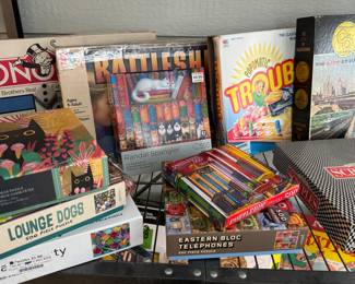 Lots of vintage games and jigsaw puzzles