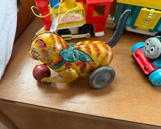 Vintage friction cat...as is, missing ears