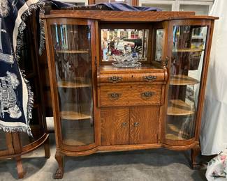 F39. Oak Side by Side-2 Side Doors-2 Drawers-Mirror-Key	52” x 18” x 57”