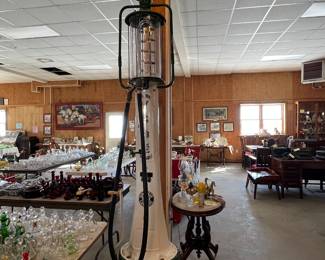 SINCLAIR Restored Gas Pump - 
10 Gallon - Lights Up!