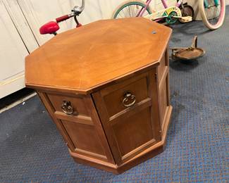 F52. Octagon End Table-Early American Style						28”