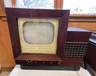 F67. Philco TV Model 48-1000-125