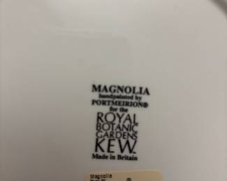 Pair of Royal Botanic Gardens KEW "Magnolia" Design by Portmerion Dinner Plates