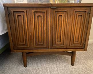 Broyhill Sculptra Mid Century Modern Nightstand
