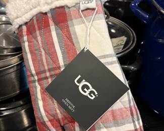 UGG Bristol Redwood Plaid Oven Mitt