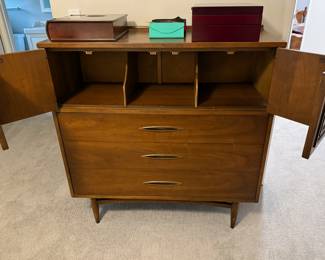 Broyhill Sculptra Mid Century Modern Highboy Dresser
