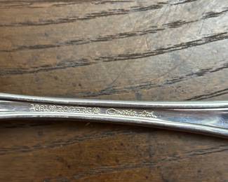 Oneida King James Silverware Set