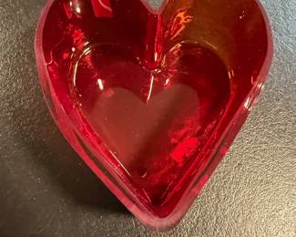 Pilgrim Red Art Glass Heart Bow