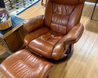 Stressless Butterscotch Leather Lounge Chair & Ottoman