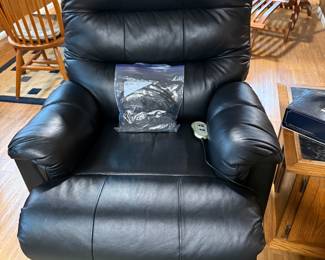 Palliser Black Power Lift Recling Chair
