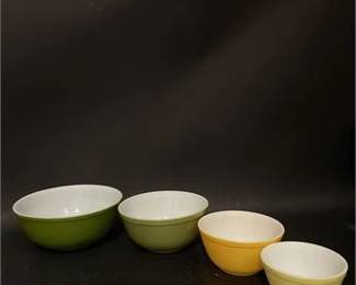 Set Of Four Vintage Pyrex Verde Green And Yellow Nesting Mixing Bowls