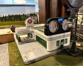 MTH Trains O Scale Sinclair Gas Station #30-9010