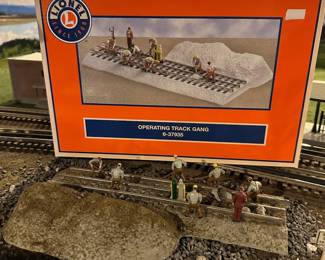 Lionel Operating Track Gang (Model 6-37935)