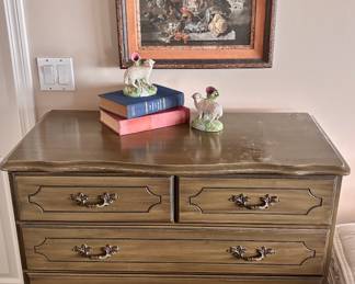 French Provincial Style 6-Drawer Dresser