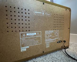 1990s Grundig Classic Heinzelmann AM/FM Radio 