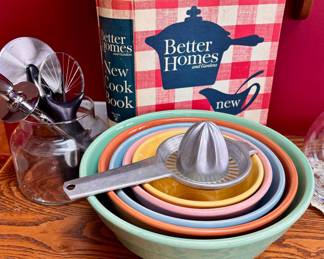 Set of 5 Bauer Pottery Ringware Multicolor Nesting Bowls