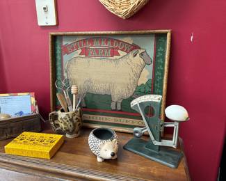 Hampshire Suffolk Sheep Still Meadow Wood Farmhouse Sign Decor, Mascot Egg Grading Scale