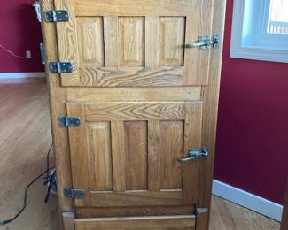 Early 1900s Blending Hall Century Solid Oak Ice Box