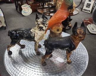 Metal dog figures, glass bird table lamp