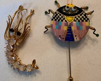 Brooch and stick pin (Chuang)