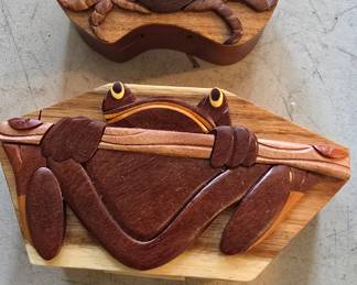 frog and crab puzzle boxs 