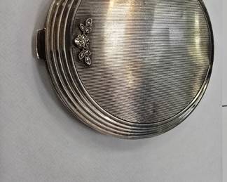 Vintage sterling silver. Compact.
