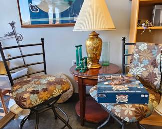 chairs decor and more 