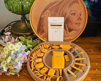 Green Lamp - SHADE GLASS IS BROKEN