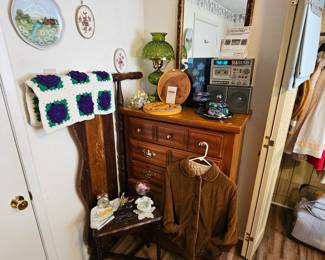 Green lamp - SHADE GLASS IS BROKEN