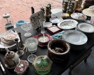 Misc pieces of china and glass